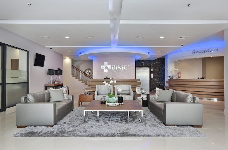 02 BIMC Hospital Nusa Dua - Main Entrance Lobby.jpg