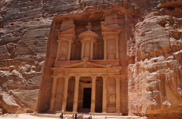 Petra_Al_Khazneh.jpg